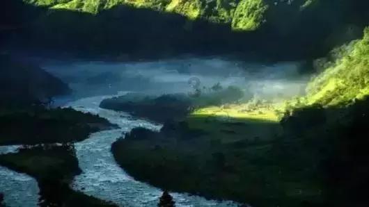 听说观音菩萨在印度是男的，怎么传到中国成女的？还有观音菩萨，为什么心经有称观自在菩萨？？