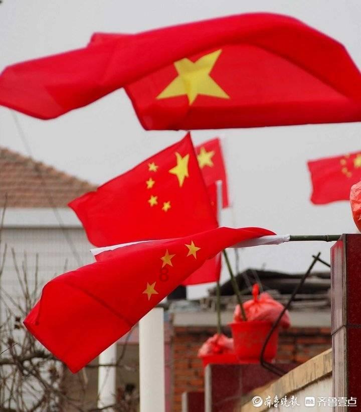 云南八个菜仅一个荤菜卖528的长街宴，明码标价就能随意定价了嘛？游戏画面